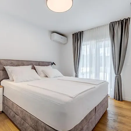 Luxury Znjan *