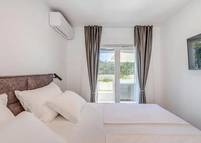 Lägenhet Luxury Znjan